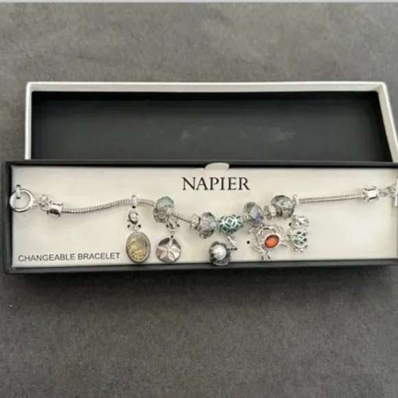 NIB! Napier Gorgeous Beachy Sea Theme Changeable Charm Bracelet - Picture 4 of 7